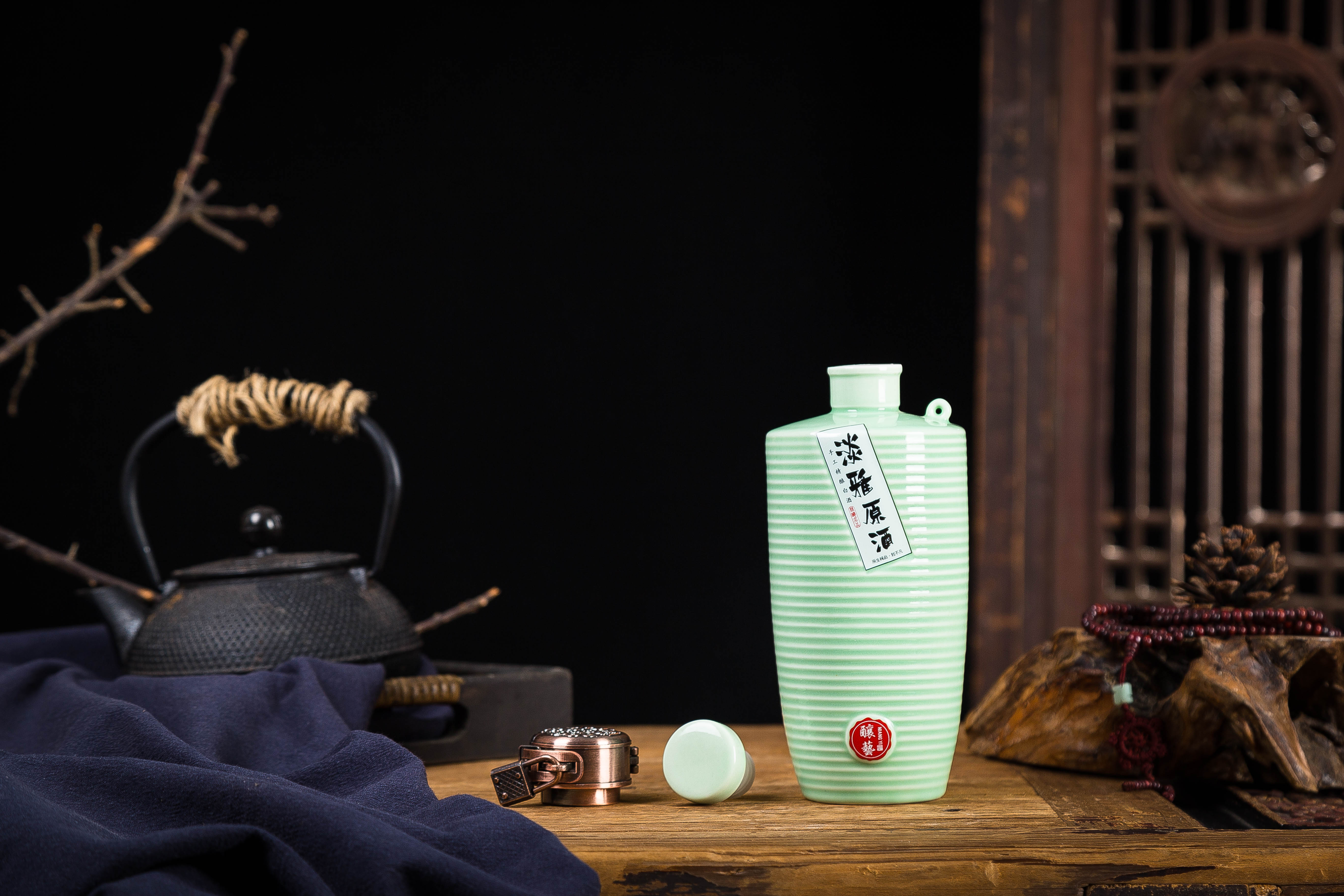 酒瓶包裝之陶瓷古韻 瓷與 酒瓶包裝之陶瓷古韻 瓷與